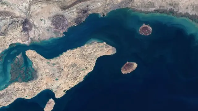 لارك وقشم وخرج: ماذا نعرف عن الجزر الإيرانية الاستراتيجية؟