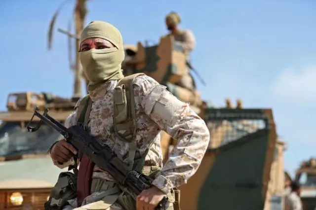 كيف أصبحت تركيا وسيطاً بين إدارتي طرابلس وبنغازي في ليبيا؟