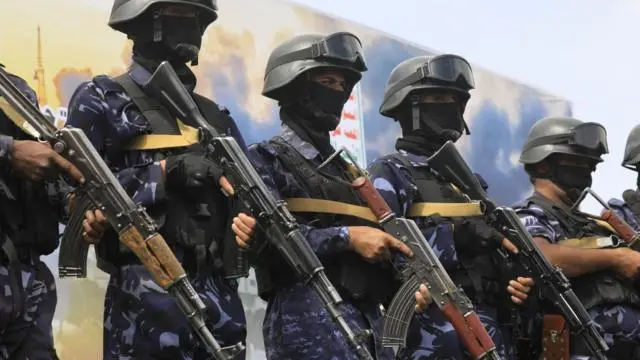 الحوثيون في اليمن يعلنون فرض "حصار بحري" على السعودية