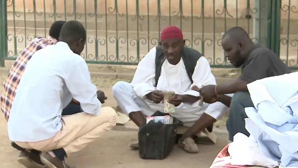 بنك السودان ينهي تداول فئات من العملة بسبب فقدان قيمتها الشرائية