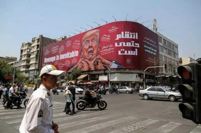 الولايات المتحدة تقصف عشرات الأهداف في إيران، والحرس الثوري يؤكد استمرار إغلاق مضيق هرمز